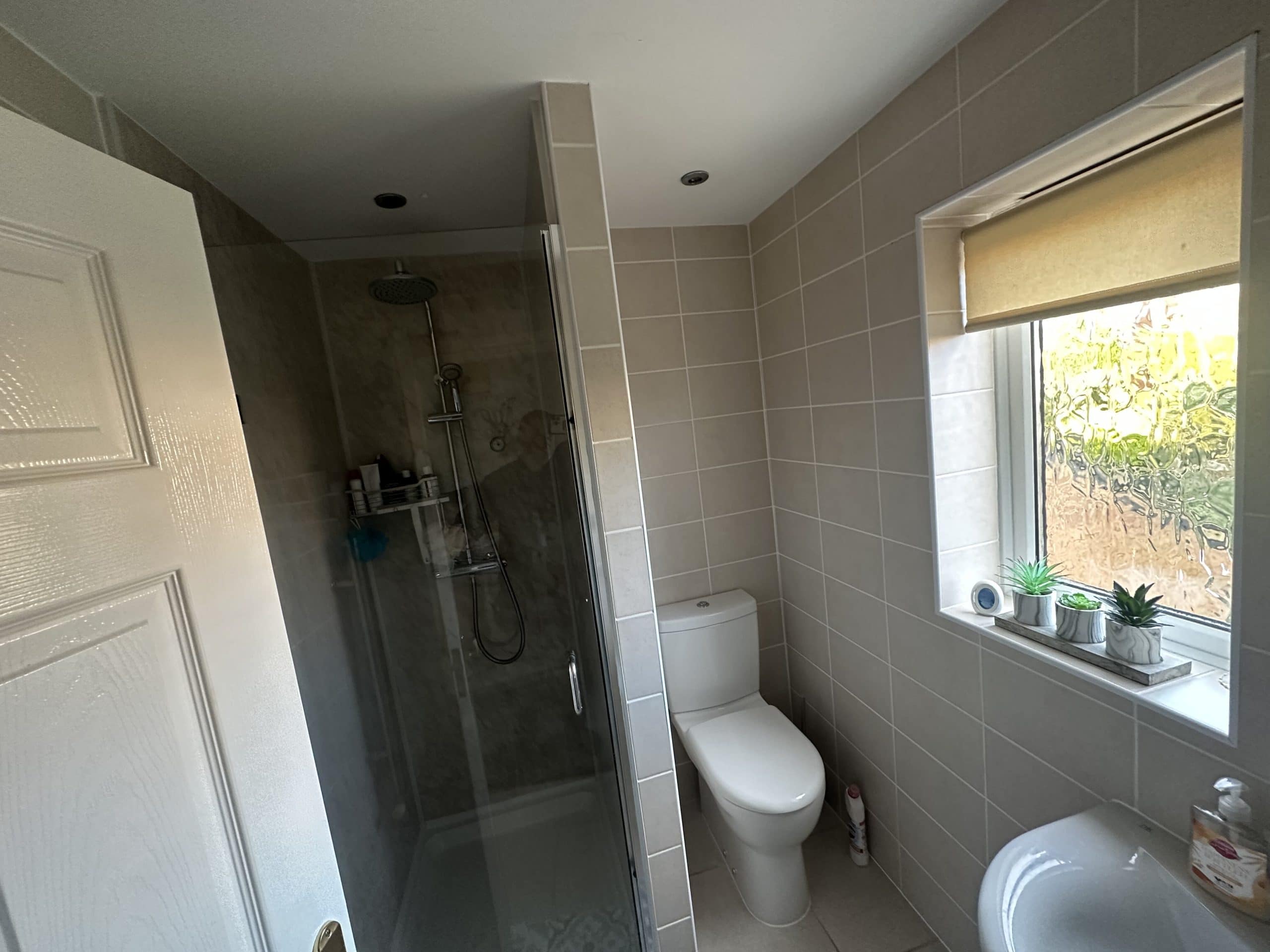 A stylish and modern bathroom design from our project gallery.